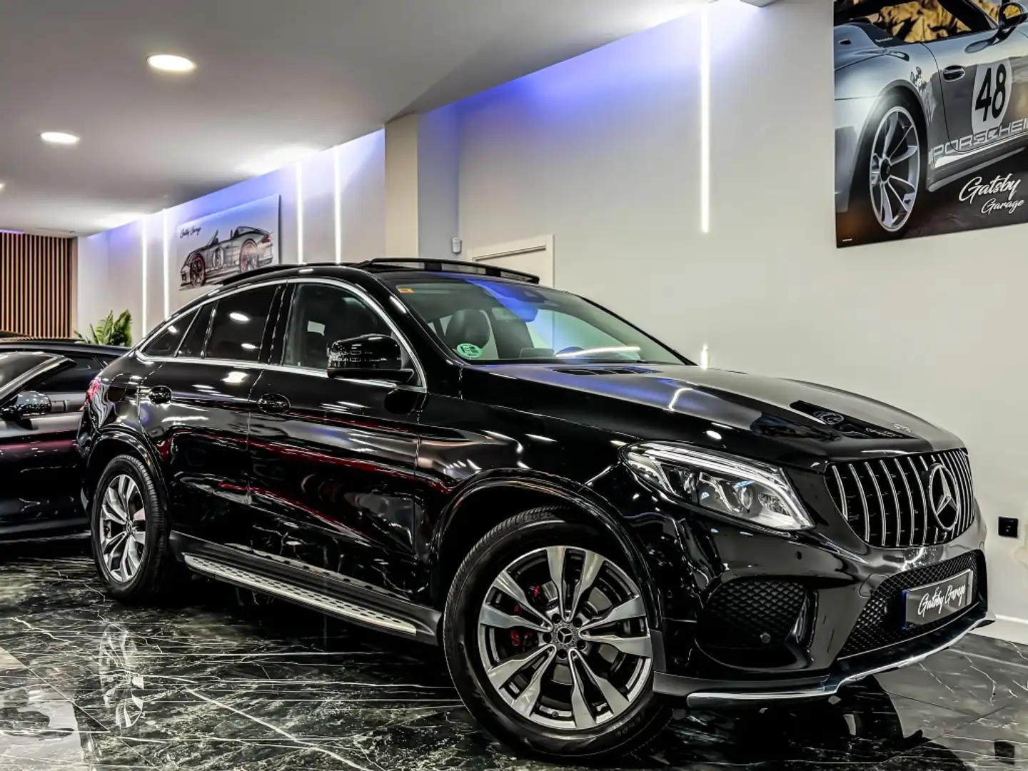 Mercedes-Benz GLE 350 Coupé 350d 4Matic Aut. Zwart - 2