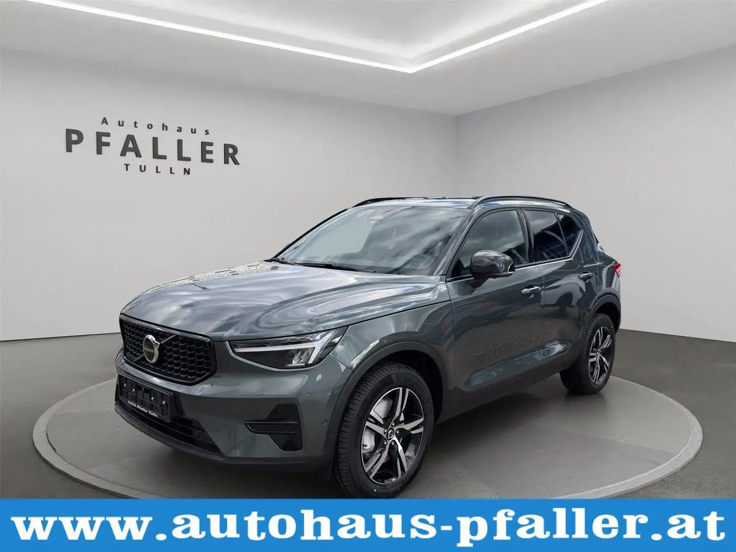 Volvo XC40 B3 Plus Dark 4LIFE - 1