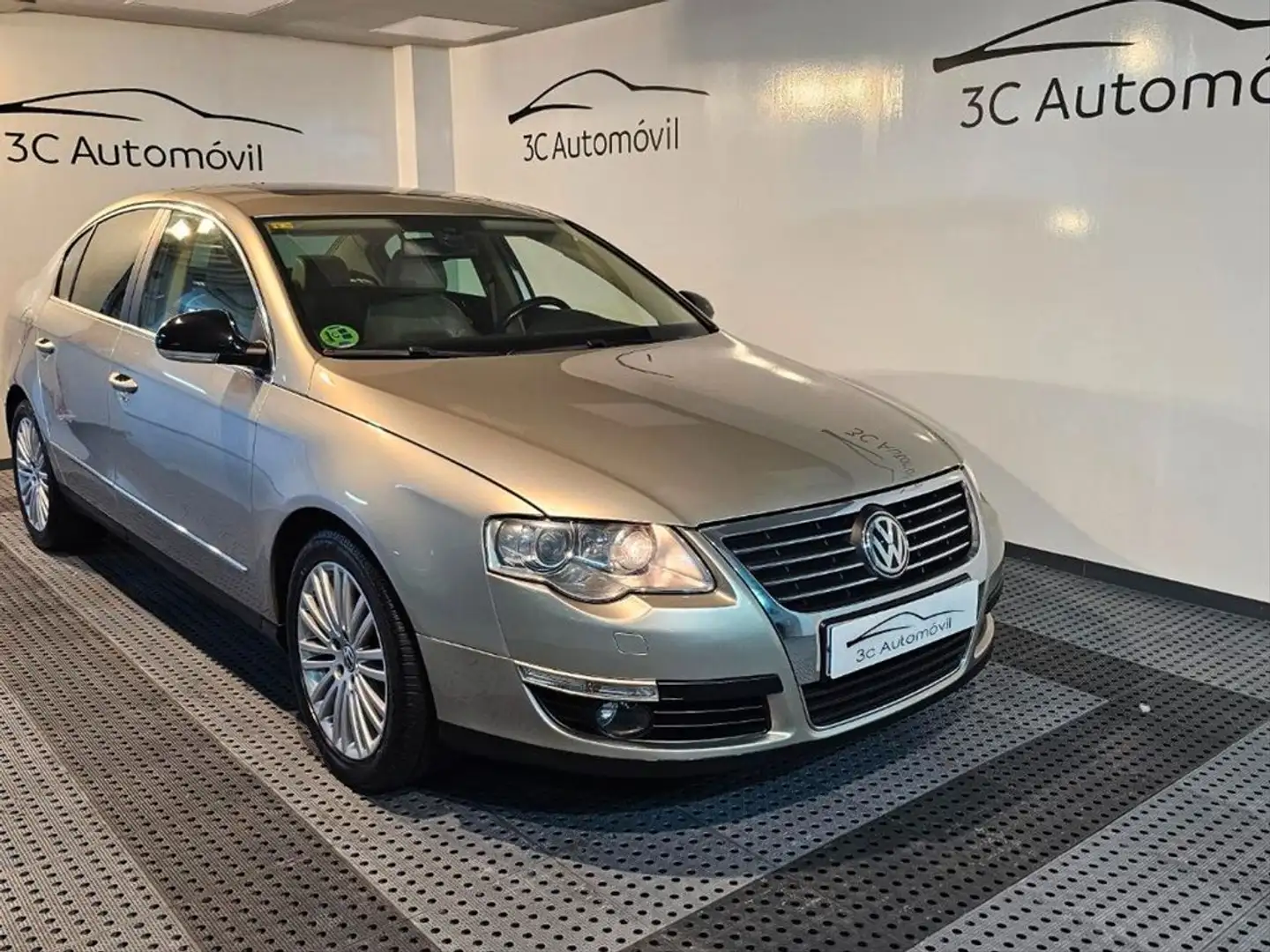 Volkswagen Passat 3.2 V6 FSI Highline DSG 4 Motion Beige - 2
