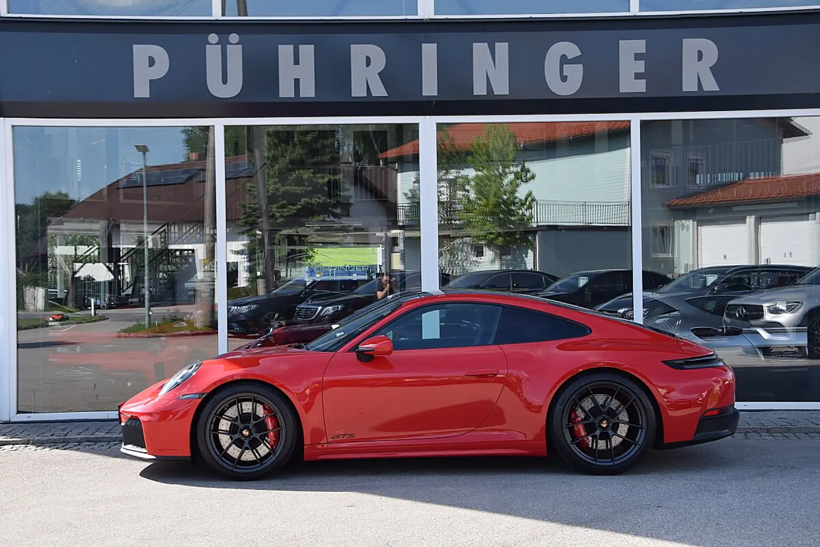 Porsche 911 Carrera 3.6 GTS T-Hybrid GTS 4 (EURO 6e) Rot - 1