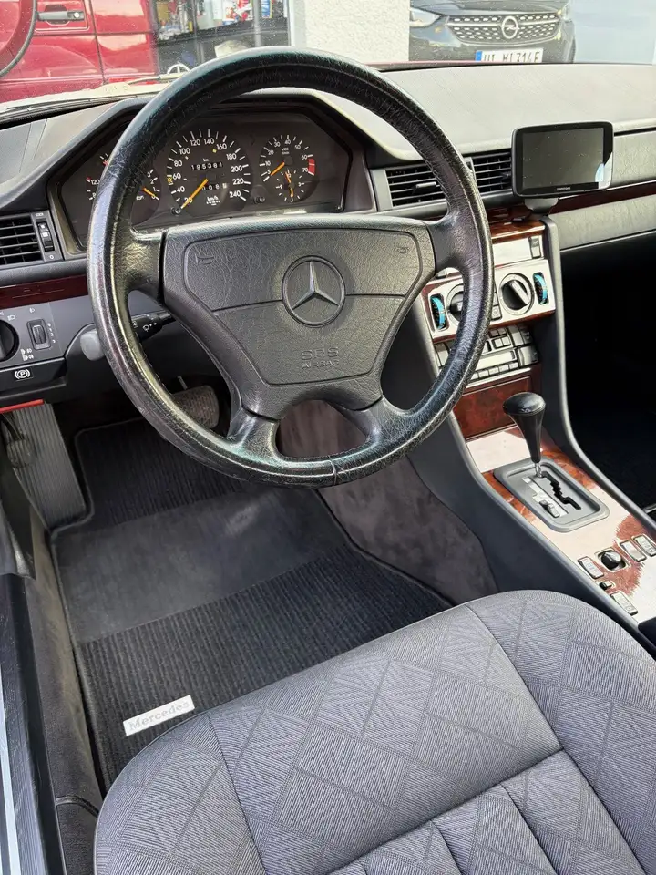 Mercedes-Benz E 200 Coupe Klima Autom. Autogas ESSD Tempom TOP, foto 5