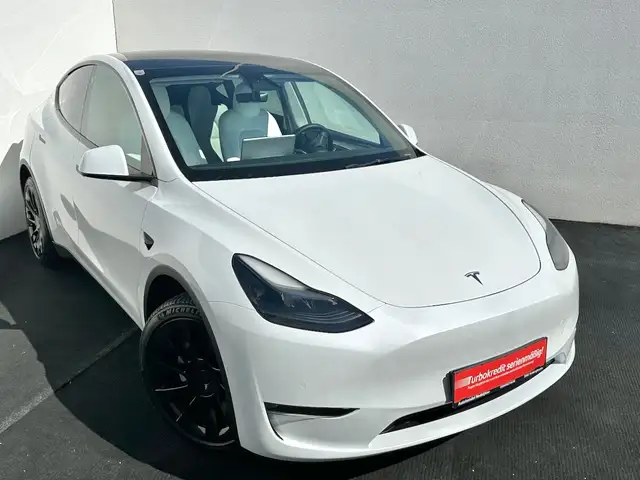 Tesla Model Y Model Y Long Range Dual 75kWh//1.BESITZ//PREMIUM