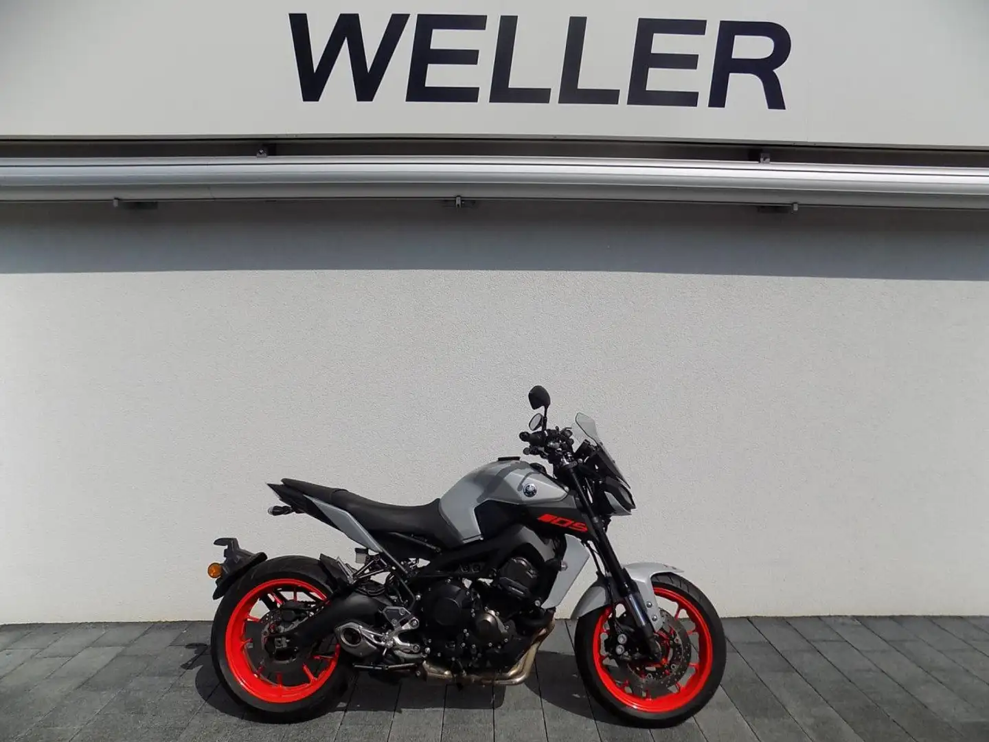 Yamaha MT 09 Silber - 1