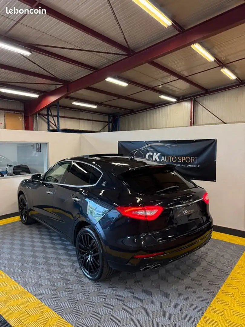 Maserati Levante MASERATIE 3.0 V6 275ch Pack SQ4 Černá - 2