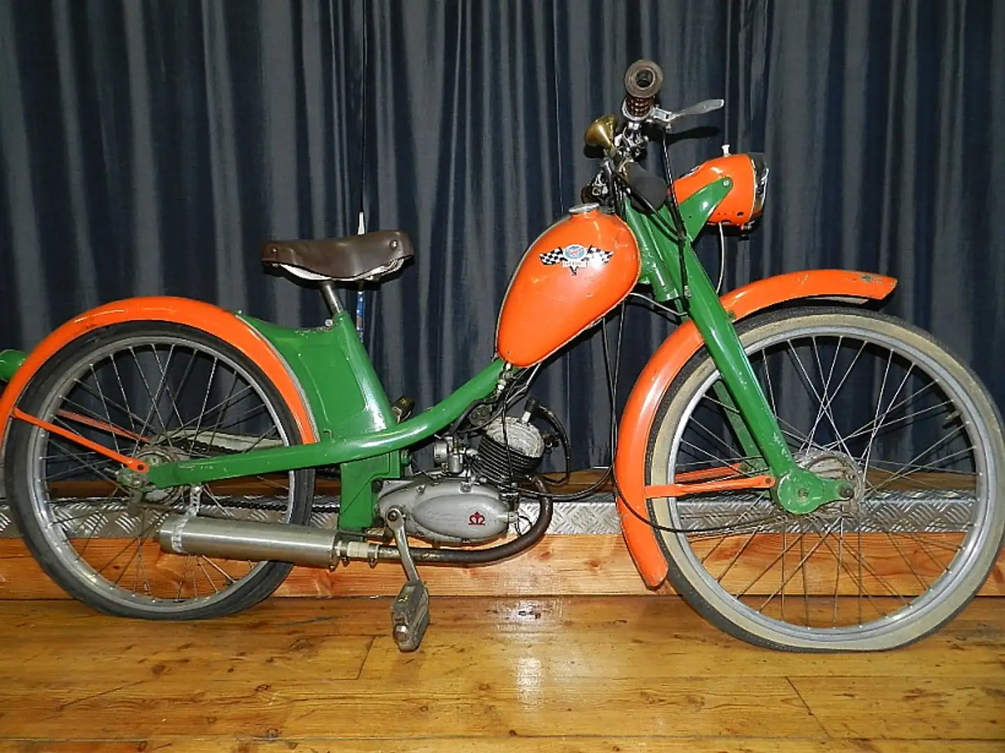 REX 504 Orange - 2