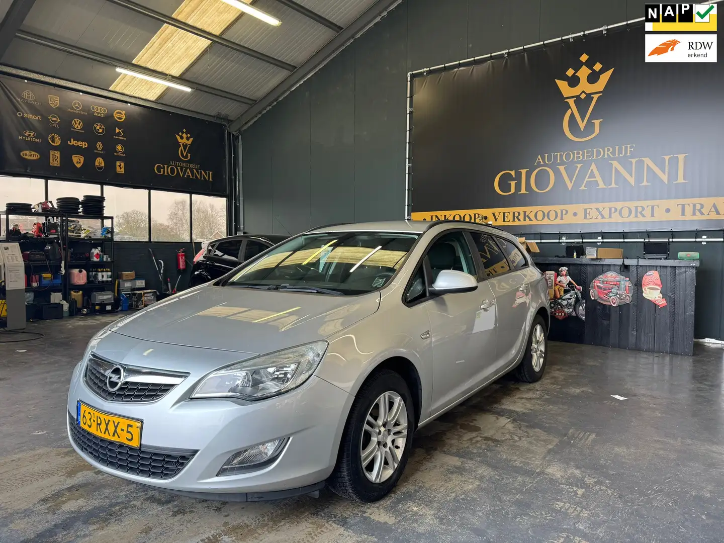 Opel Astra Sports Tourer 1.4 Edition inruilen is mogelijk Grijs - 1