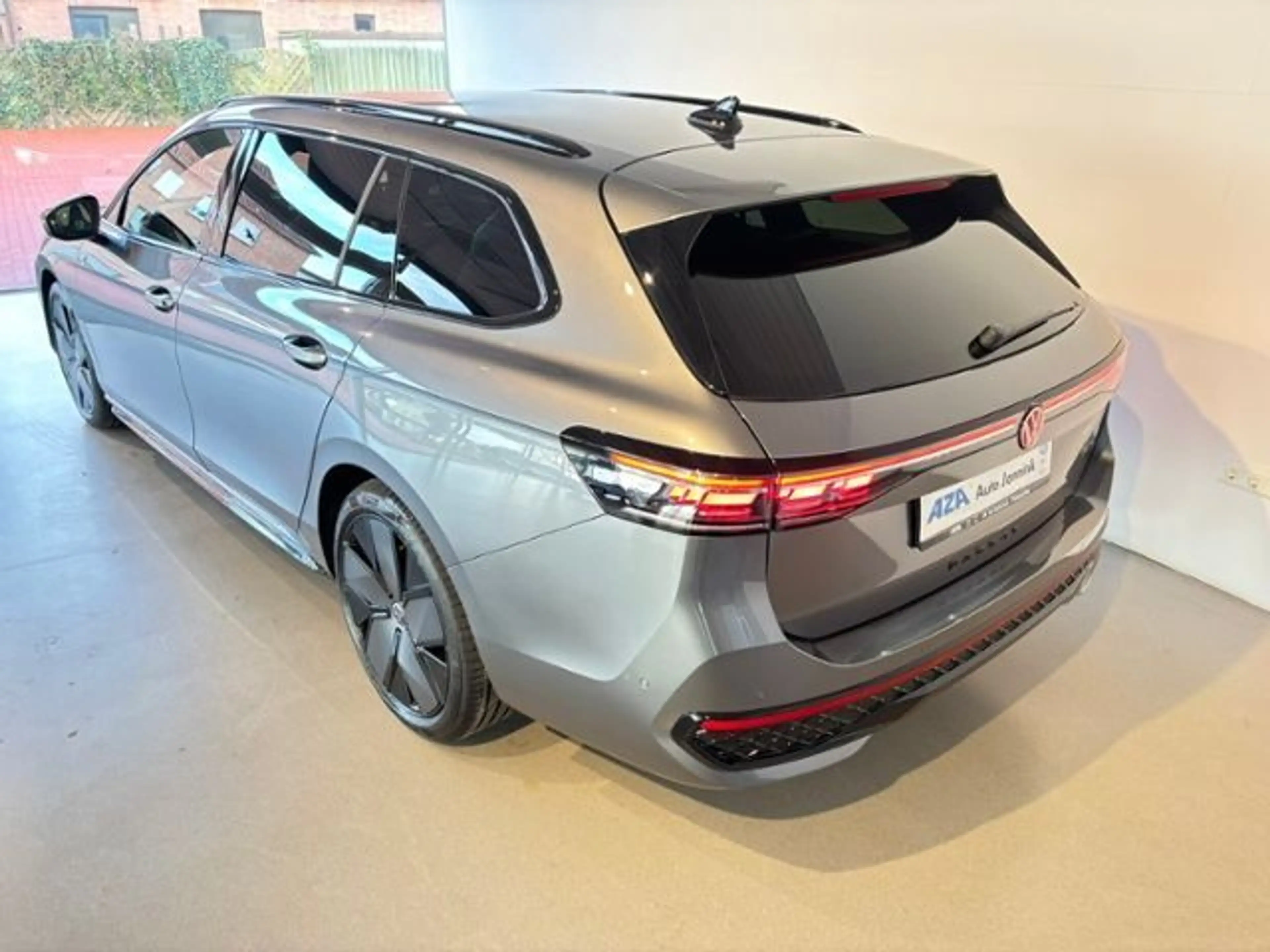 Volkswagen Passat Variant 2.0 TDI 4Motion R-Line | AHK | IQ — photo 12