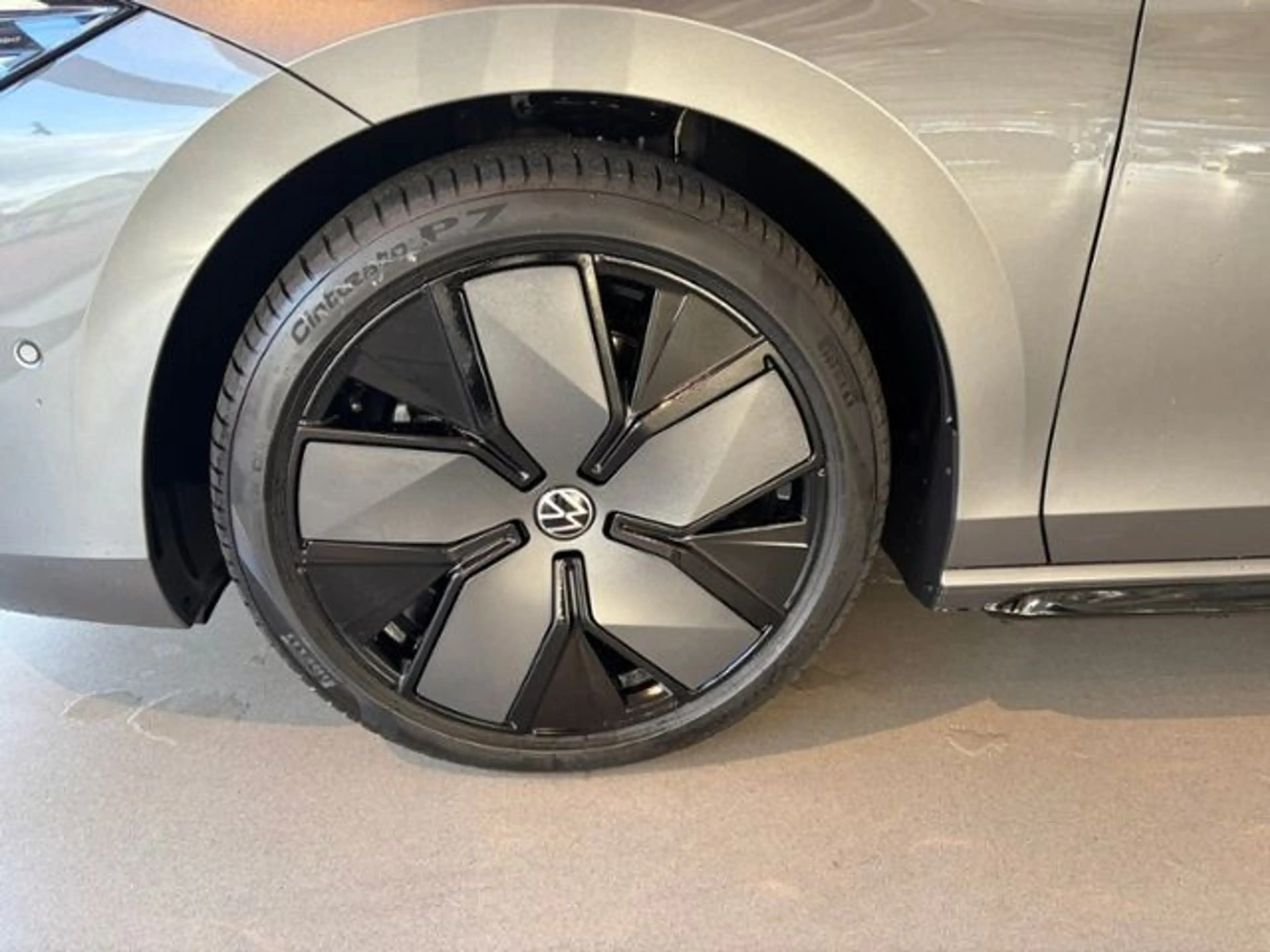 Volkswagen Passat Variant 2.0 TDI 4Motion R-Line | AHK | IQ — photo 6