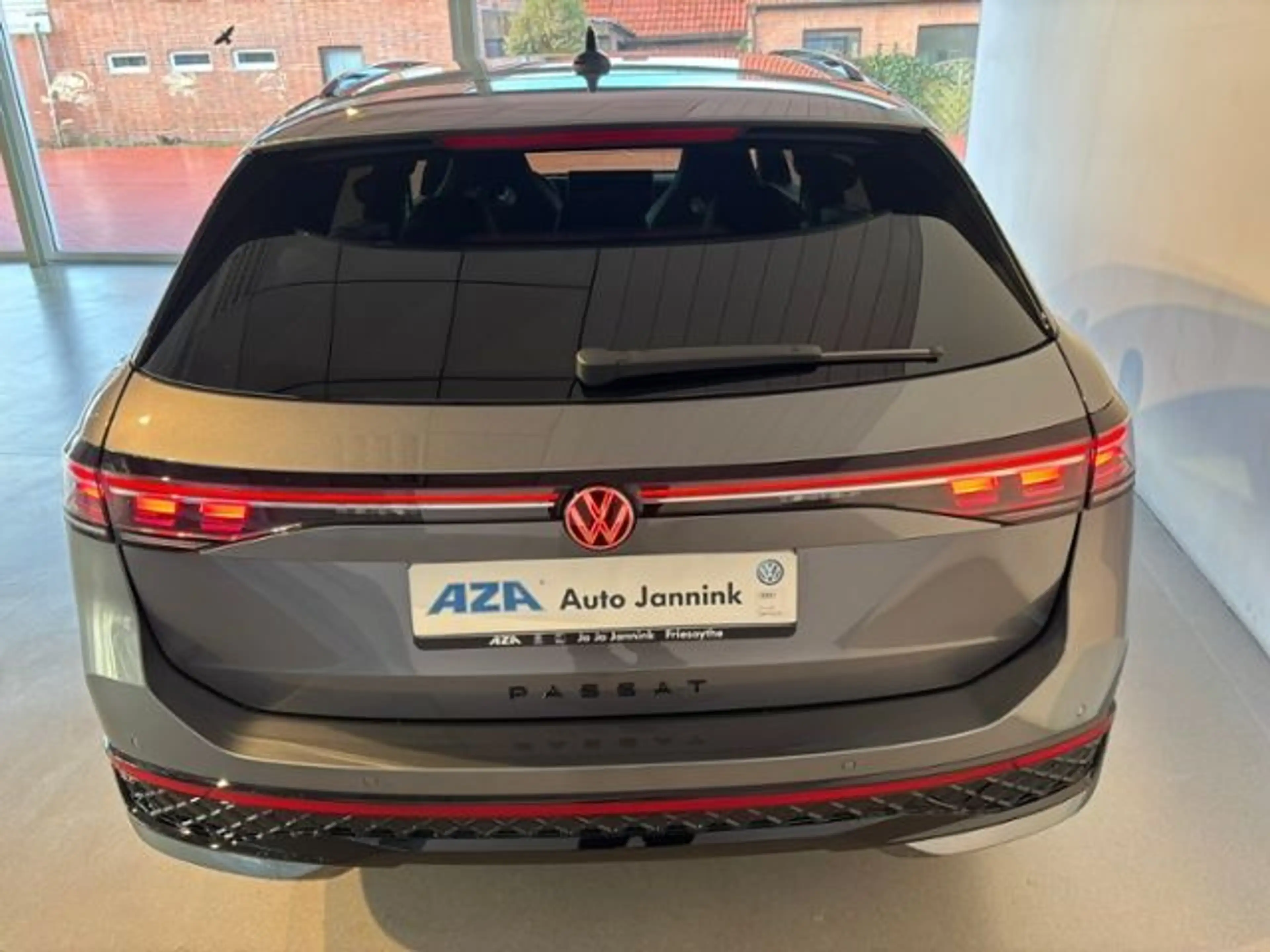 Volkswagen Passat Variant 2.0 TDI 4Motion R-Line | AHK | IQ — photo 13