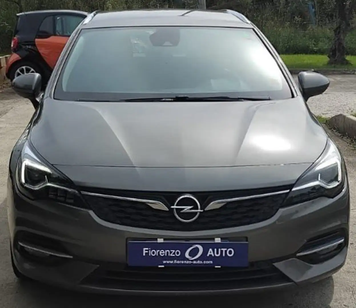 Opel Astra 1.5 122cv Bussiness Automatica Gris - 1