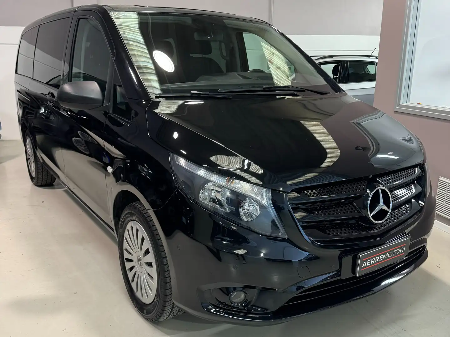 Mercedes-Benz Vito Vito 116 Tourer Select Long Auto - 9 Posti Zwart - 2