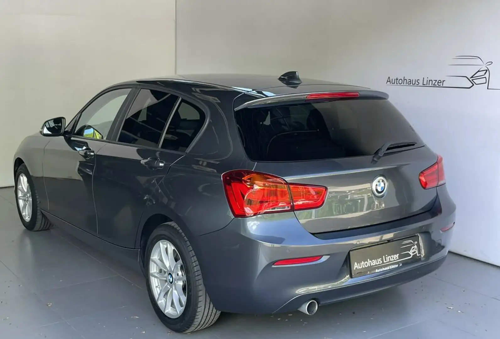 BMW 116 d Ö-Paket Aut. *Kamera*Teilleder*Navigation* Grau - 2