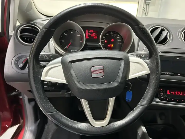 SEAT Ibiza 1.6 TDI CR Style 2012, foto 20