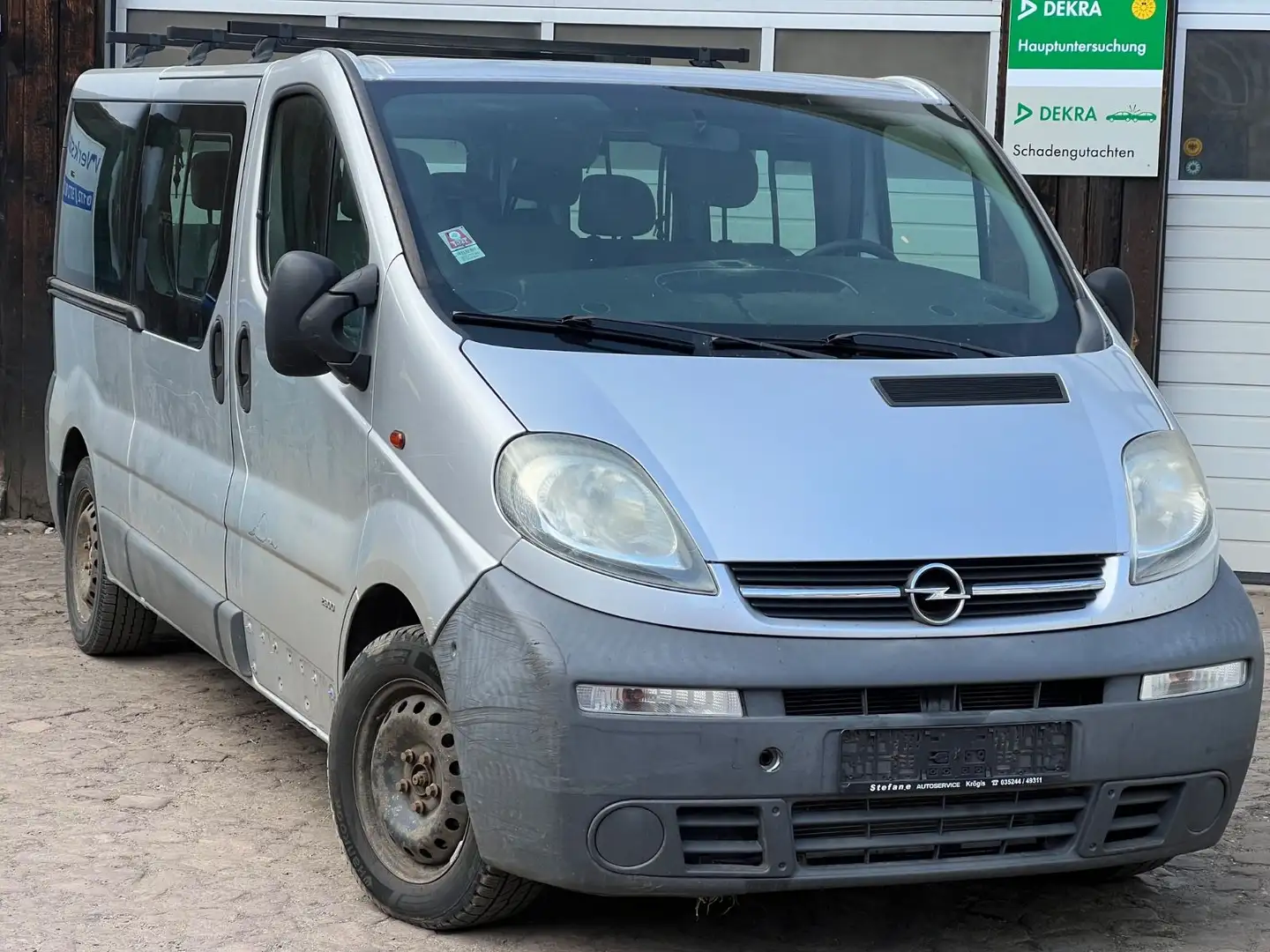 Opel Vivaro Kombi L2H1 2,9t Motorschaden Silber - 2
