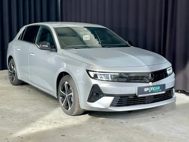 Opel Astra view 2