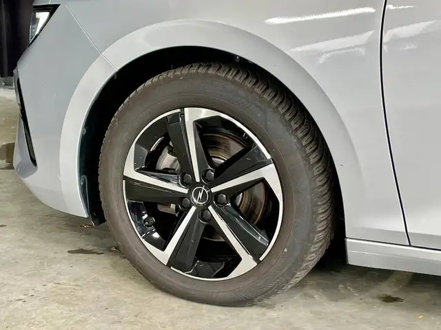Opel Astra view 9