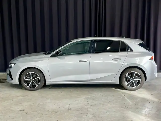 Opel Astra view 7