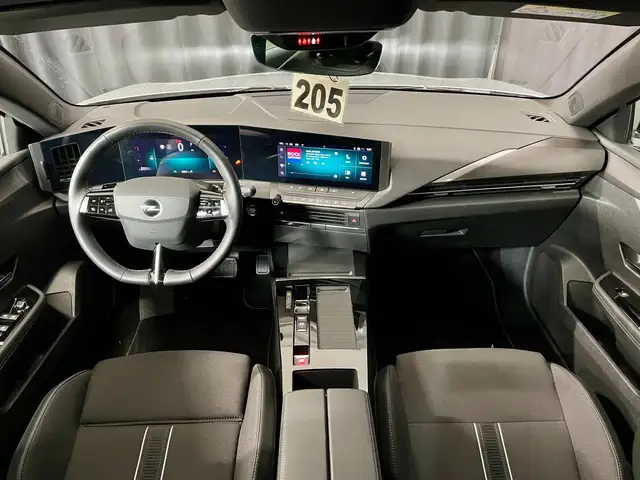 Opel Astra view 11