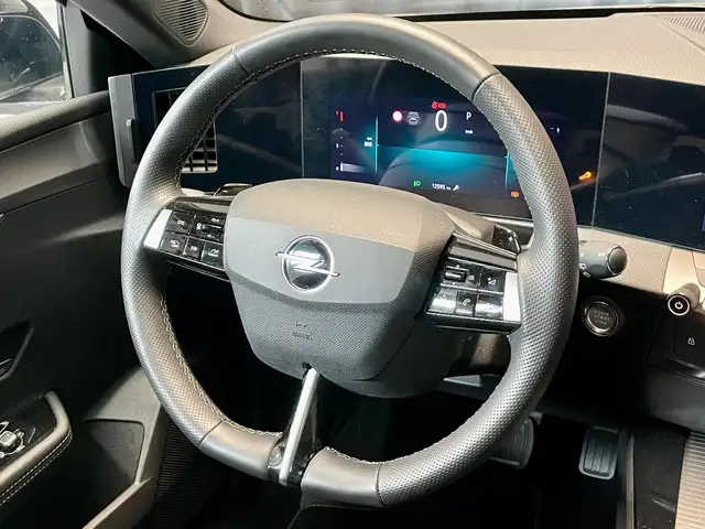 Opel Astra view 12