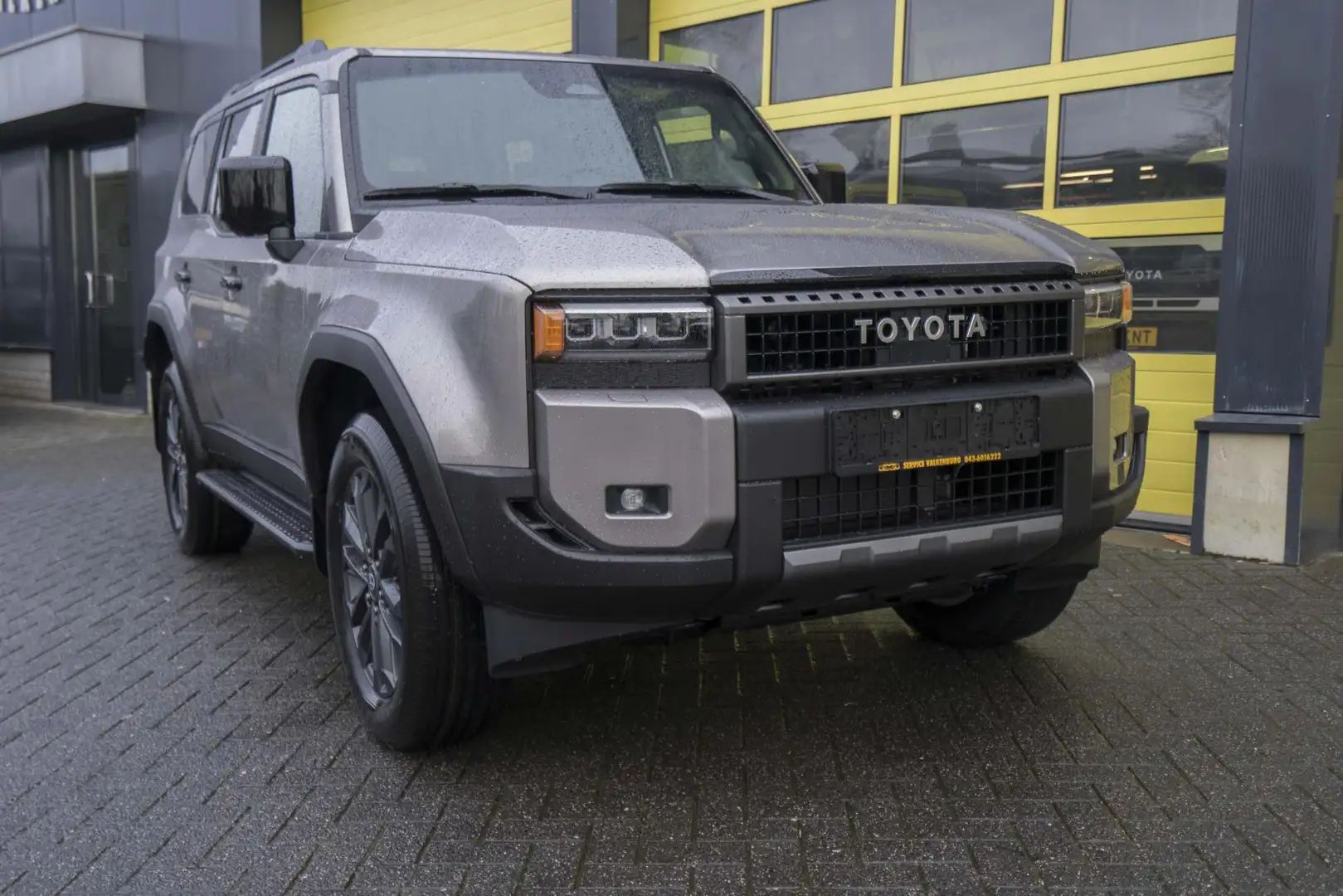 Toyota Land Cruiser 250 2.8 D-4D Premium Panoramadak BPM VRIJ! - 1