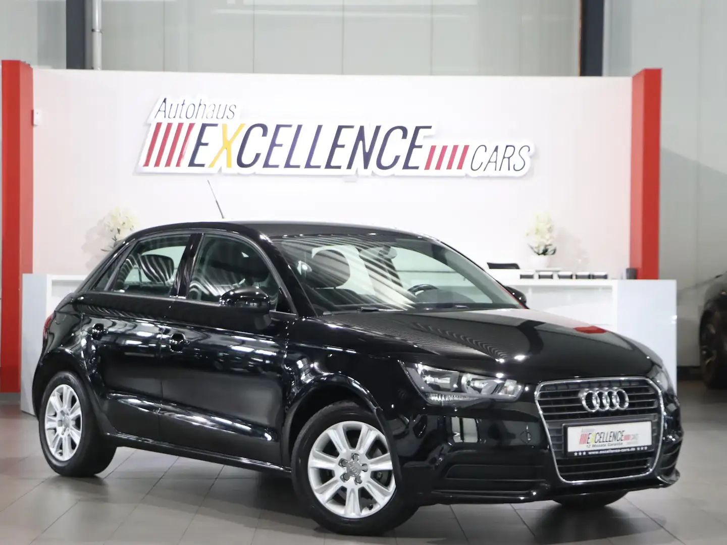 Audi A1 SPORTBACK 1.2 TFSI Attraction / SHZ, PDC Schwarz - 1