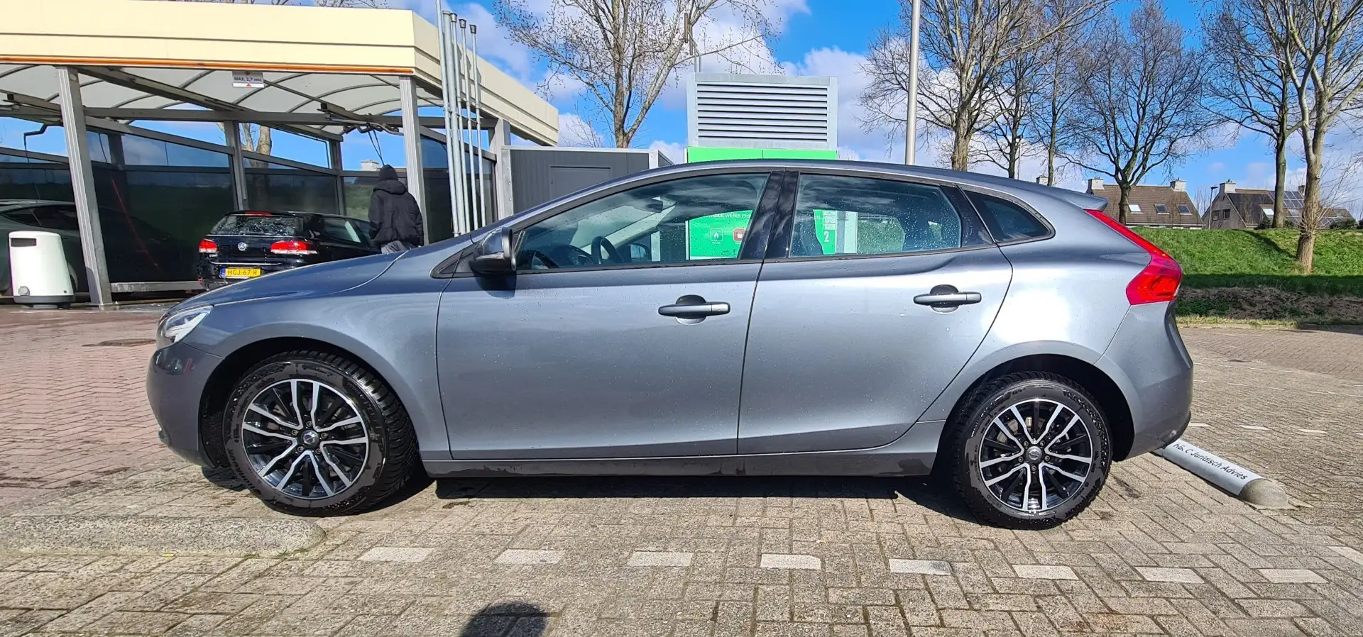 Volvo V40 T2 Geartronic Momentum - 2