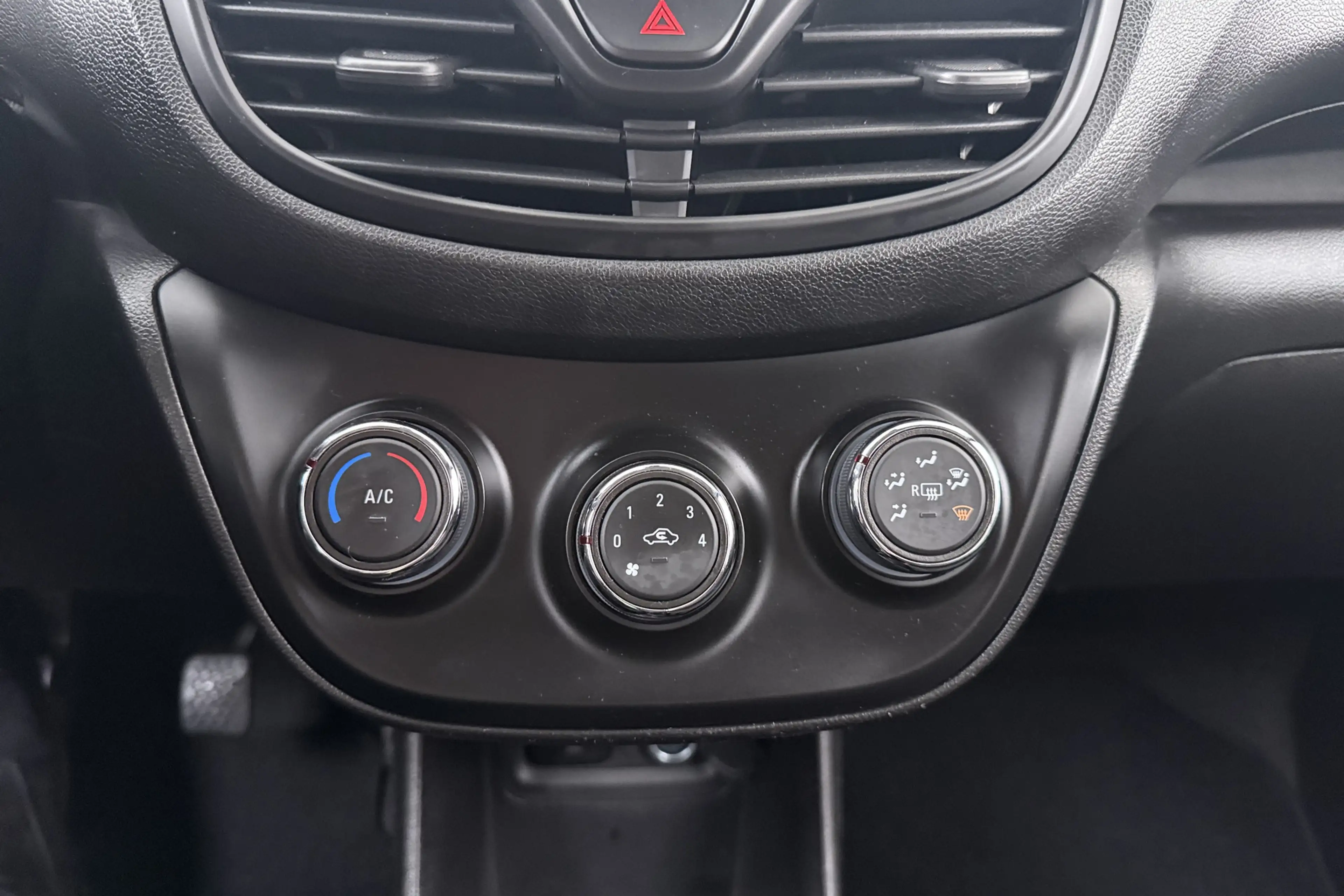 Opel Karl 1.0 ecoFLEX Edition Cruise Airco Bluetooth — photo 19