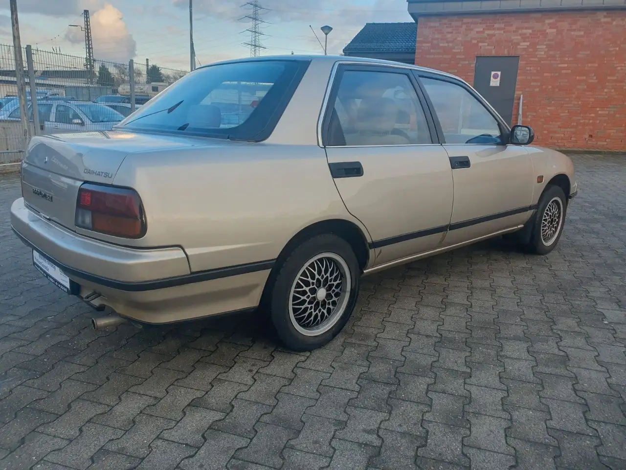 Daihatsu Applause 1.6 1 HAND erst 87158 km H-KENNZEICHEN, foto 8