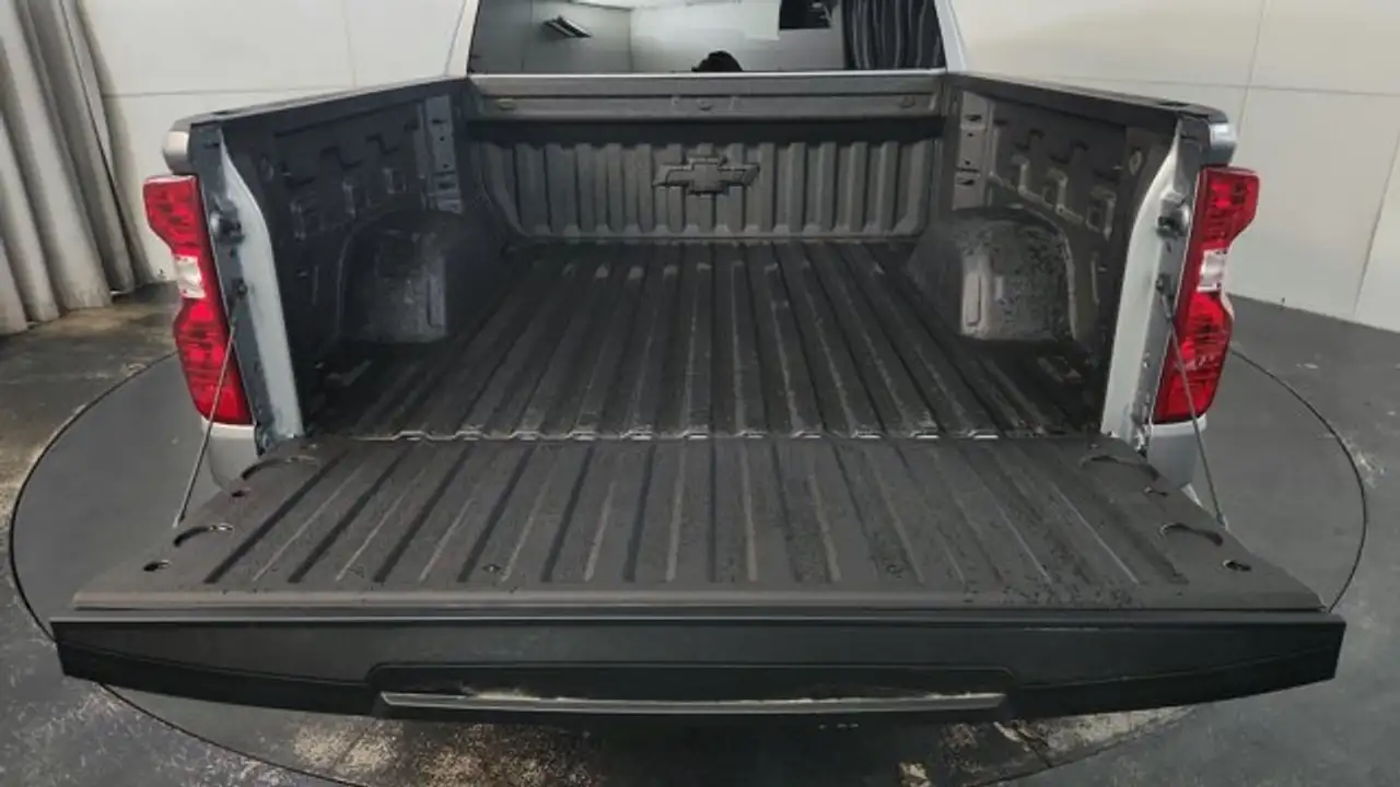 Chevrolet Silverado 1500 снимка Chevrolet Silverado 1500