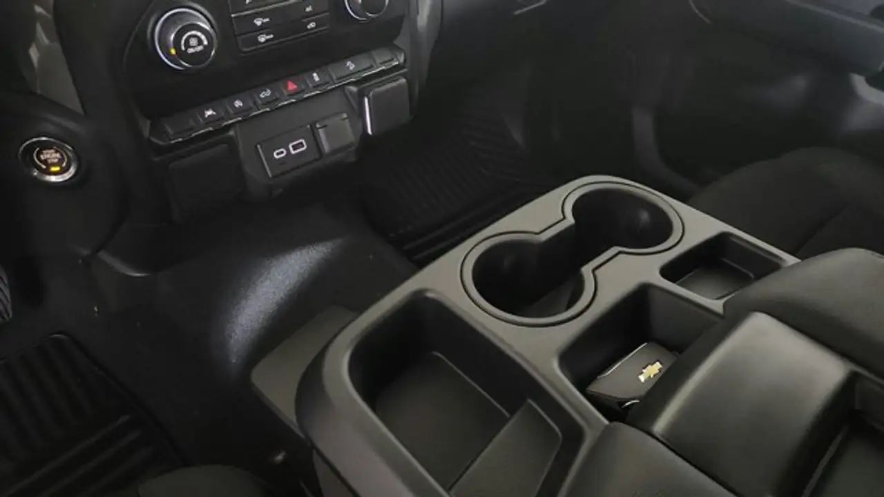 Chevrolet Silverado 1500 снимка Chevrolet Silverado 1500