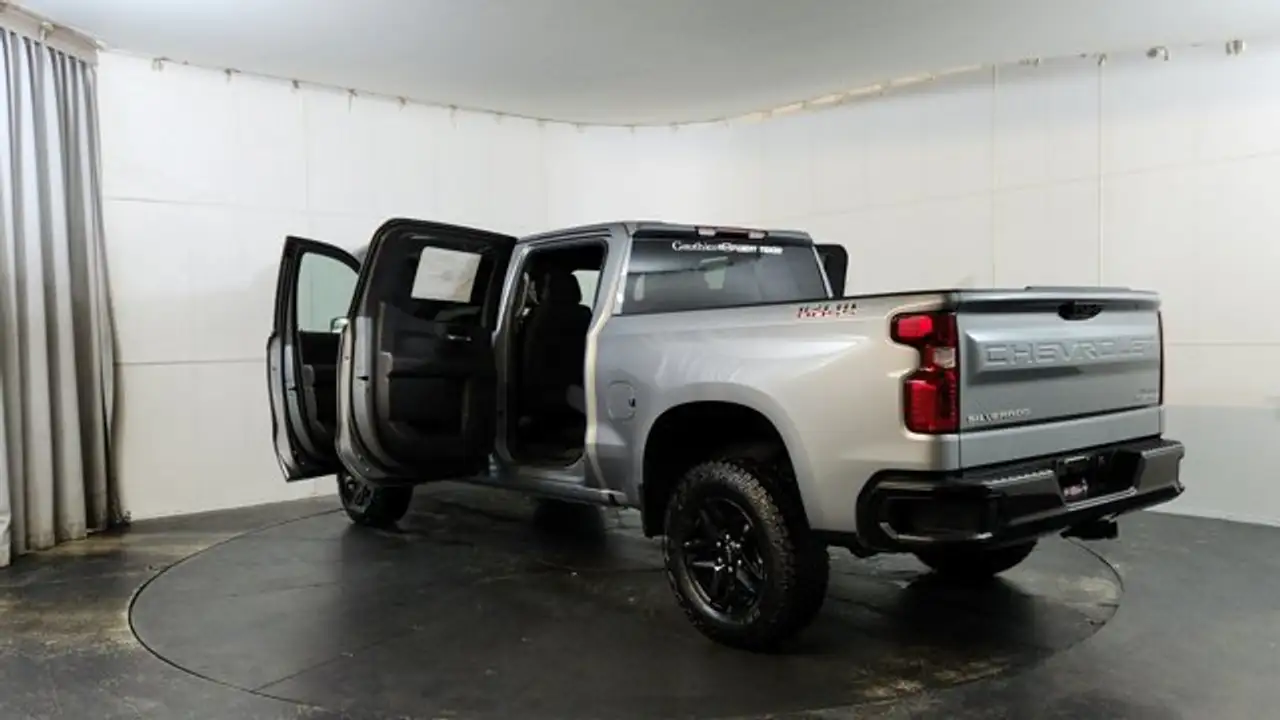 Chevrolet Silverado 1500 снимка Chevrolet Silverado 1500