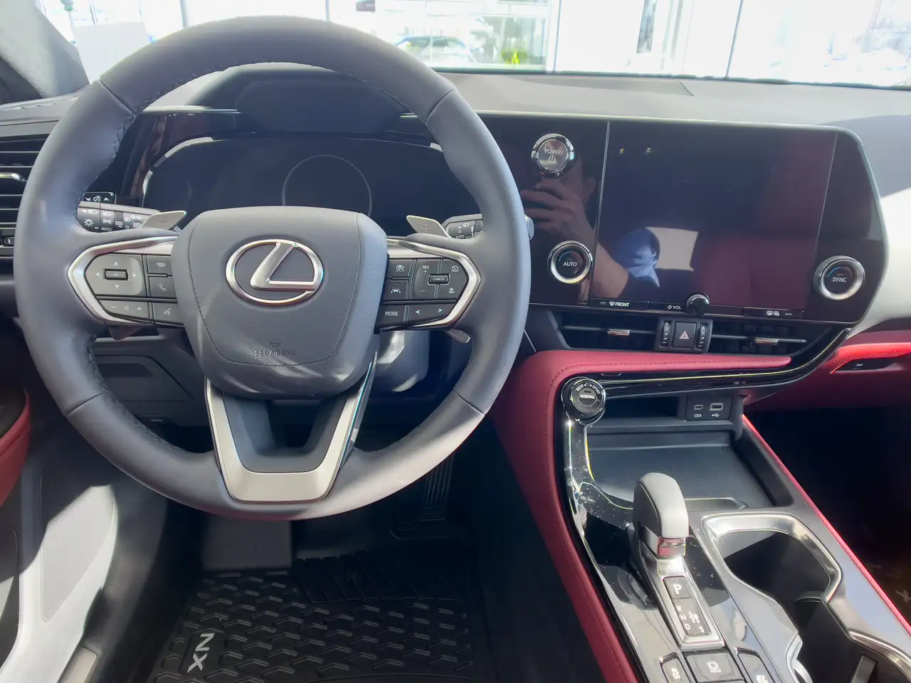 Lexus NX снимка Lexus NX