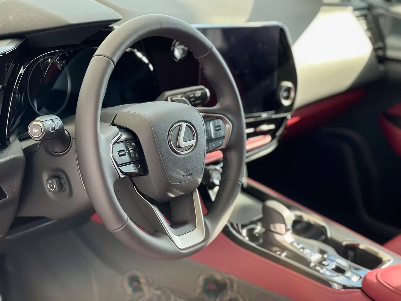 Lexus NX снимка Lexus NX