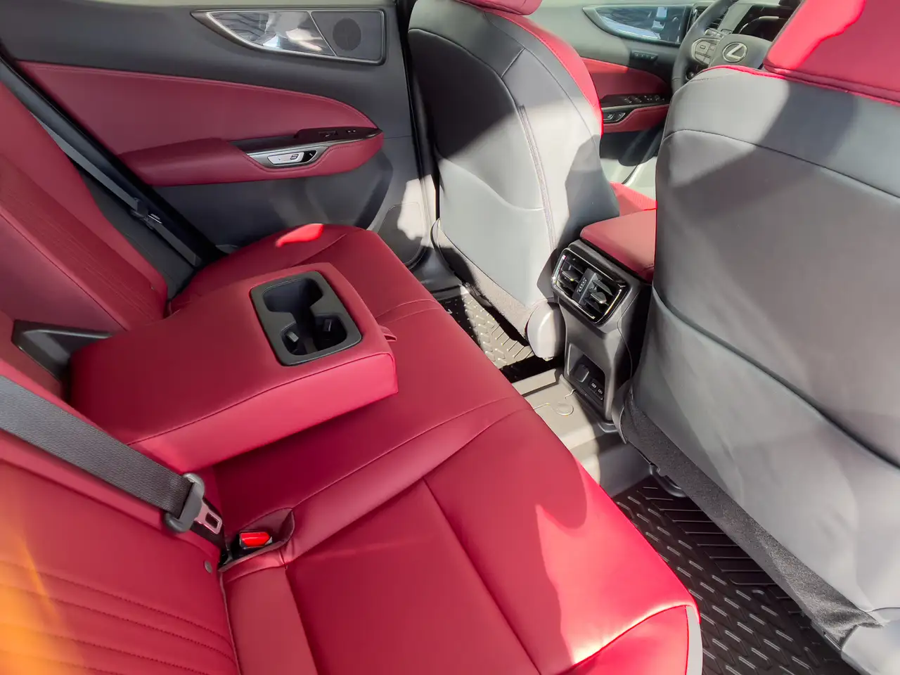 Lexus NX снимка Lexus NX
