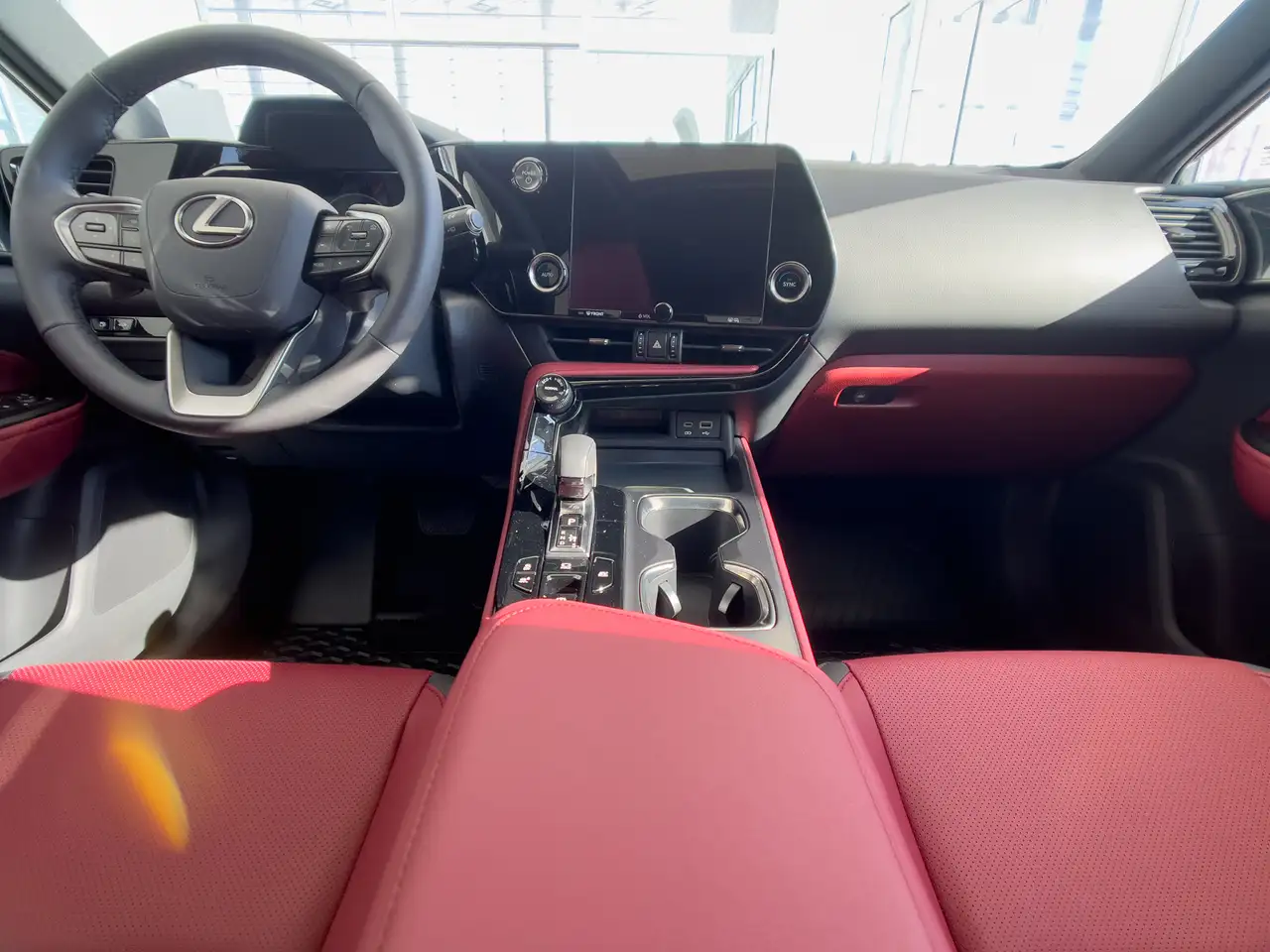 Lexus NX снимка Lexus NX