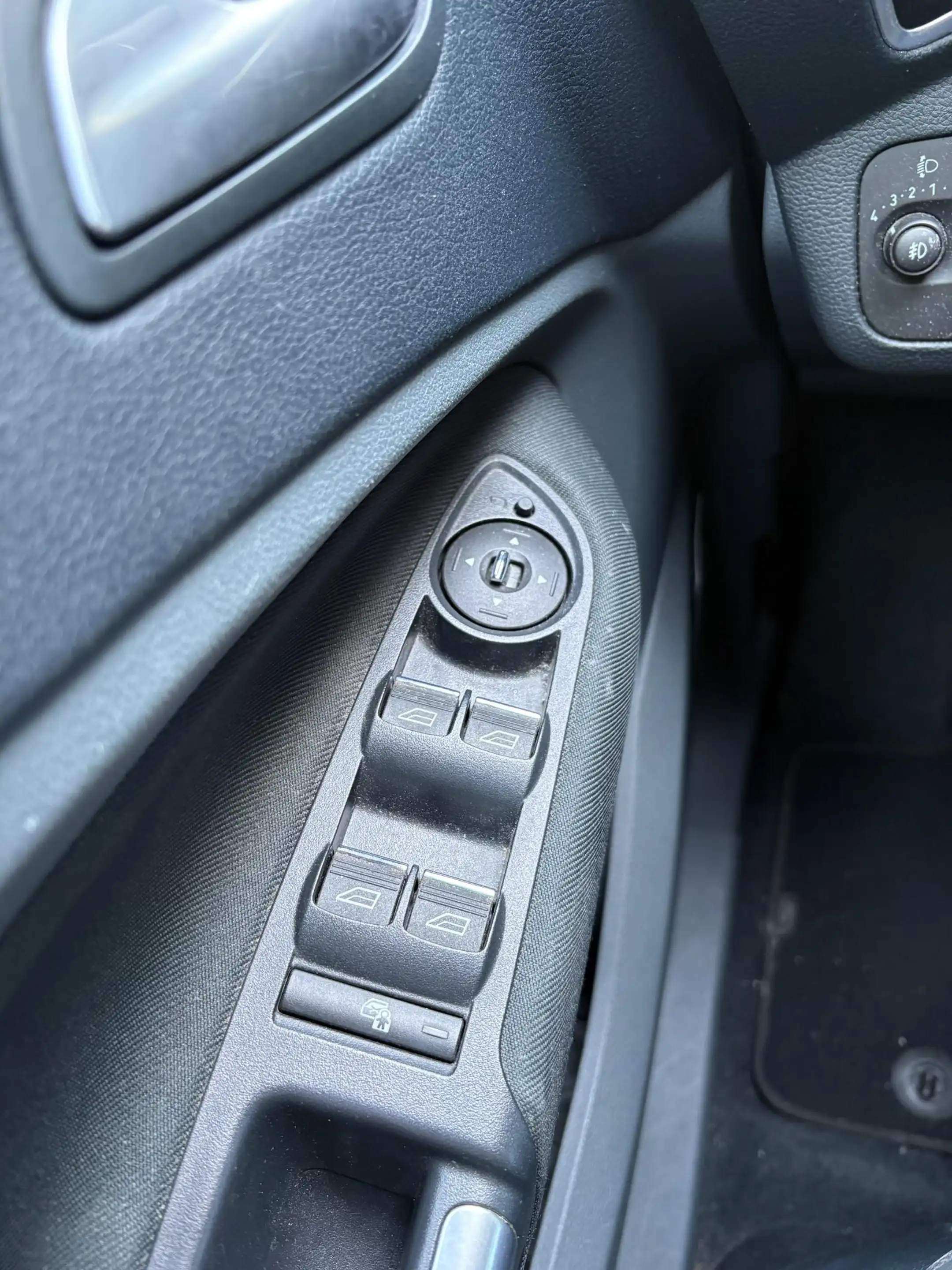 Ford Grand C-Max 1.6 EcoBoost Titanium 7p. — photo 15