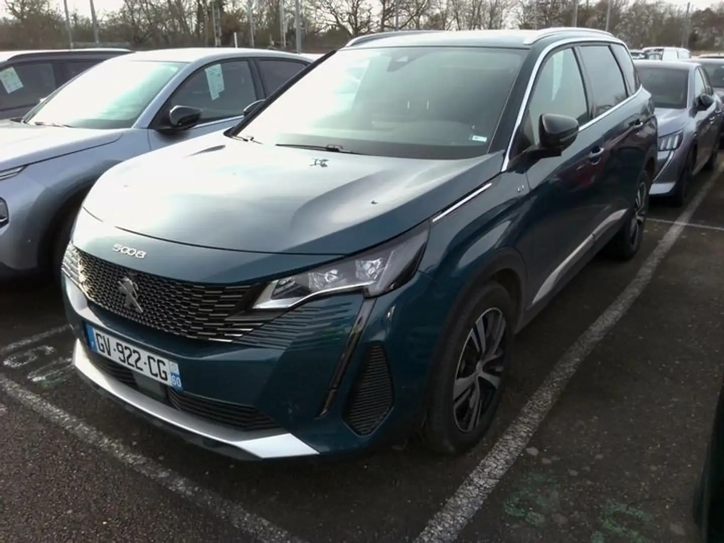 Peugeot 5008 1.2i Hybrid 136 e-DCS6 GT Bleu - 1