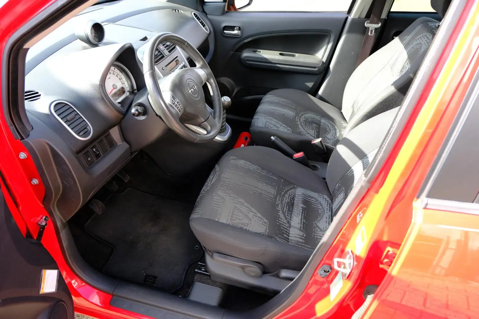 Opel Agila 1.0 Edition 5-drs AIrco|LMV Červená - 2