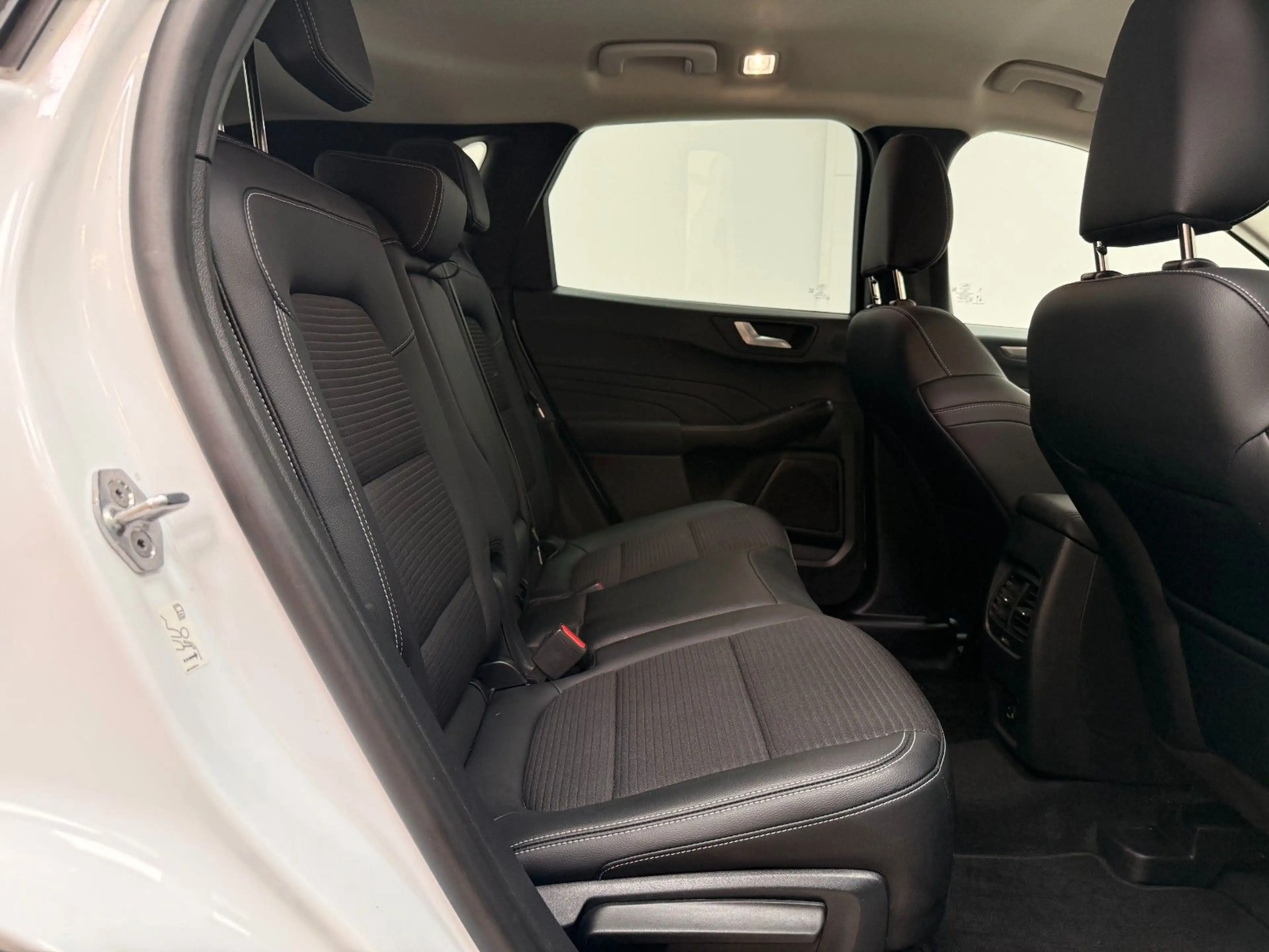 Ford Kuga Plug-In Hybrid Titanium X / ACC / B&O — photo 14
