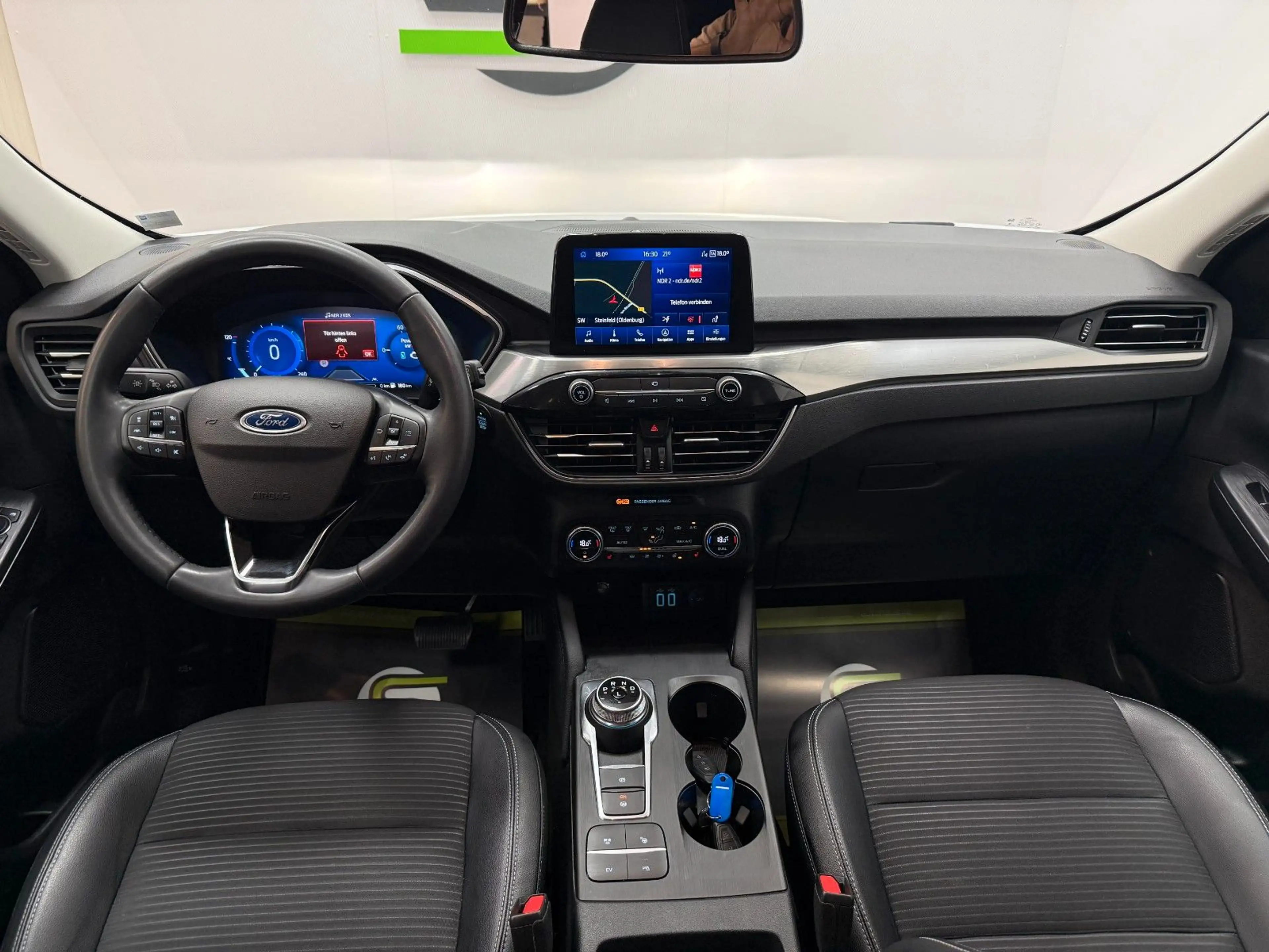 Ford Kuga Plug-In Hybrid Titanium X / ACC / B&O — photo 15