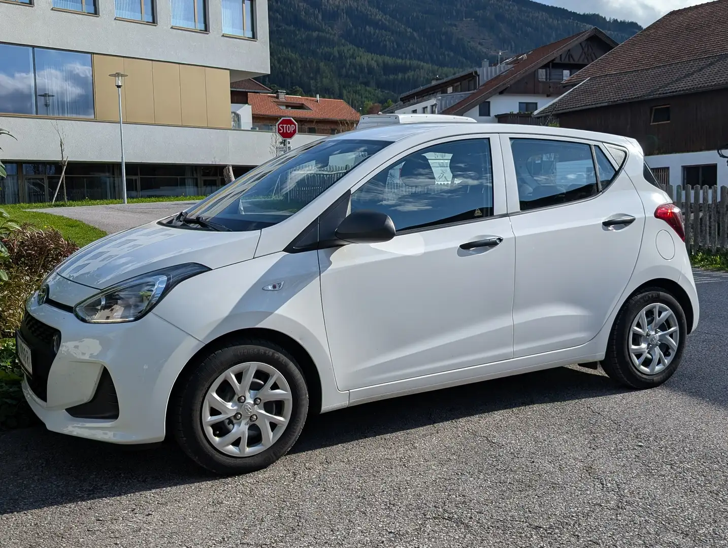 Hyundai i10 i10 1,0 ComfortComfort Weiß - 1