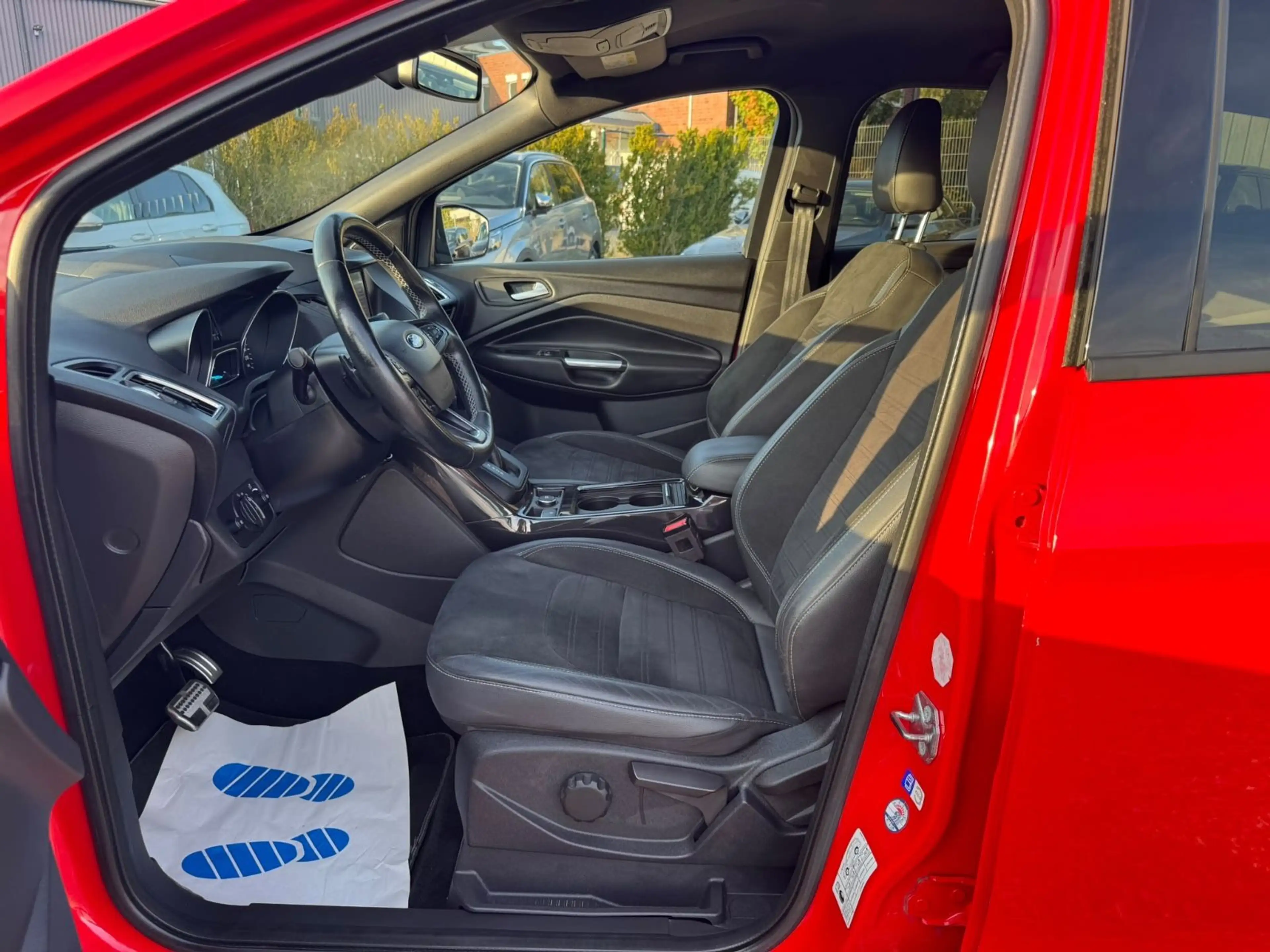 Ford Kuga ST-Line 4x4 Aut. Xenon Navi Kamera Winterpa — photo 9