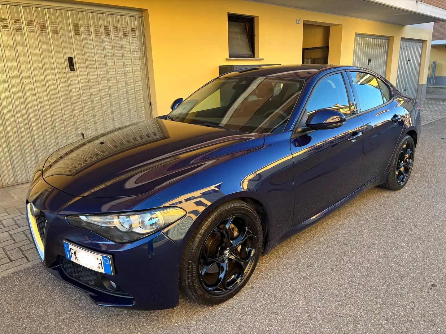 Alfa Romeo Giulia Giulia 2.2 t Business 150cv auto Blu/Azzurro - 1