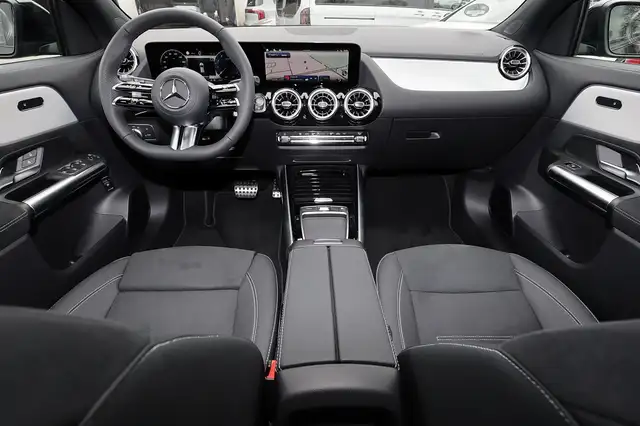 Mercedes-Benz Gla view 5