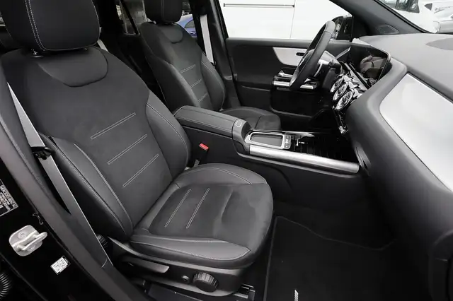 Mercedes-Benz Gla view 4