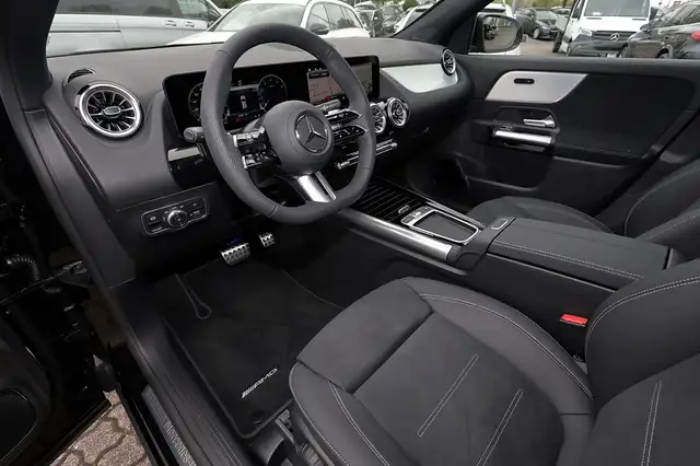 Mercedes-Benz Gla view 9