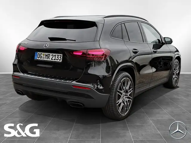Mercedes-Benz Gla view 2