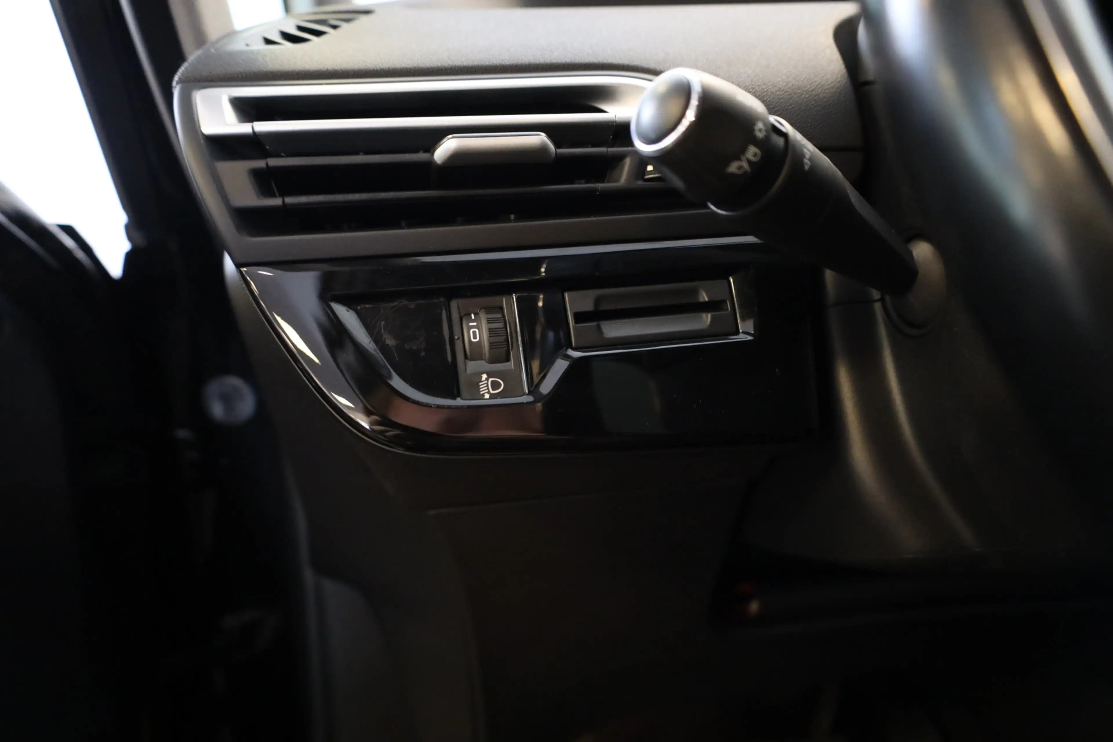 Citroen Grand C4 Picasso 1.6 e-THP Shine Automaat-6 Xenon | Elektr a klep | — photo 22