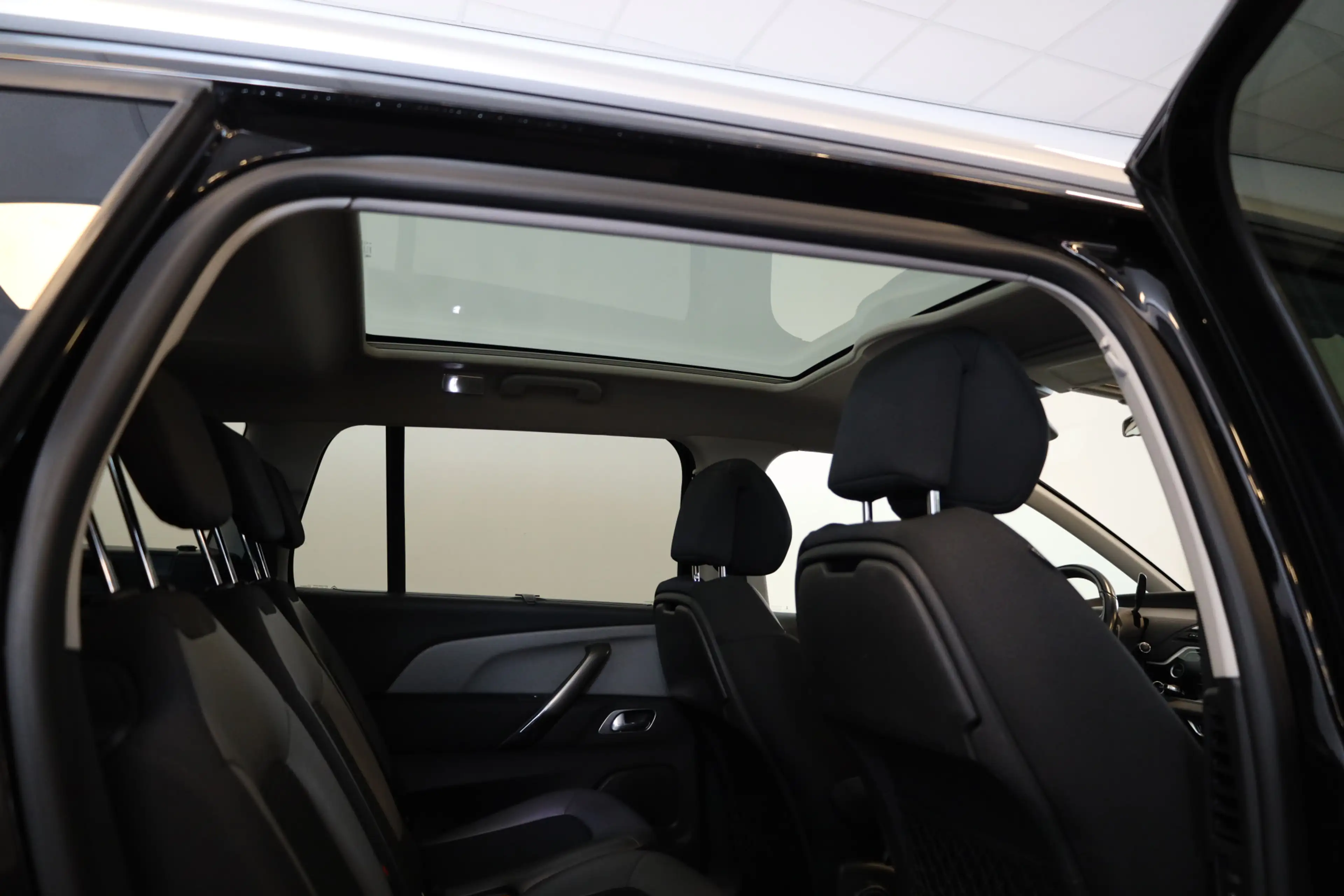 Citroen Grand C4 Picasso 1.6 e-THP Shine Automaat-6 Xenon | Elektr a klep | — photo 6