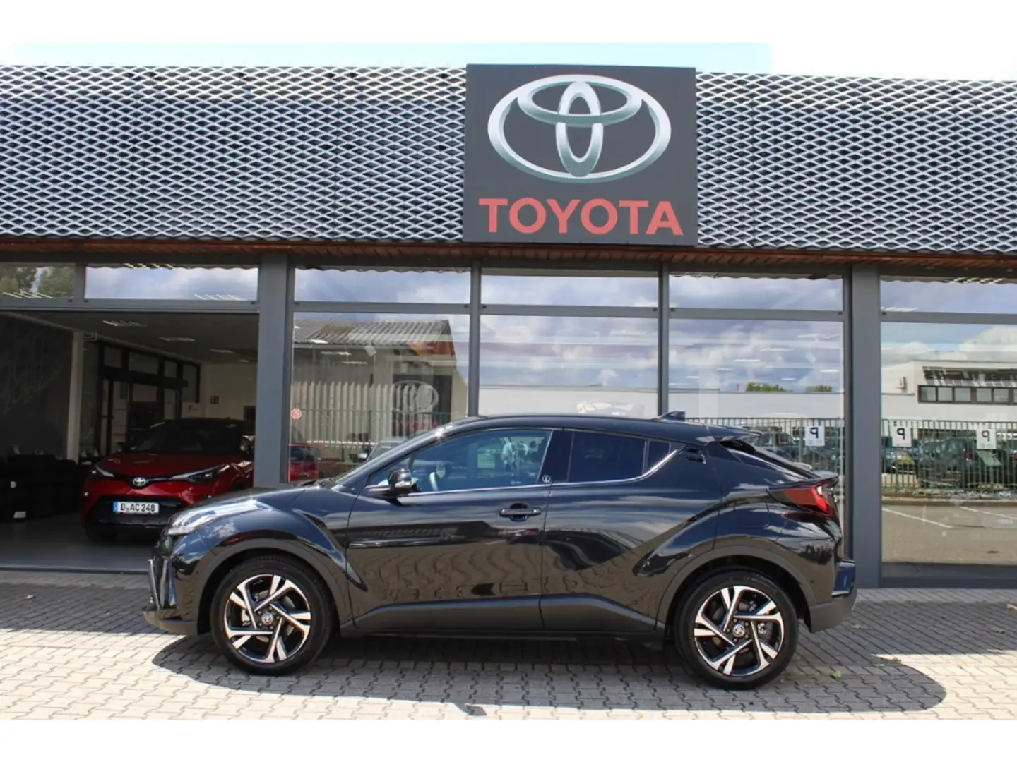 Toyota C-HR Hybrid  Team Deutschland+NAV Schwarz - 2